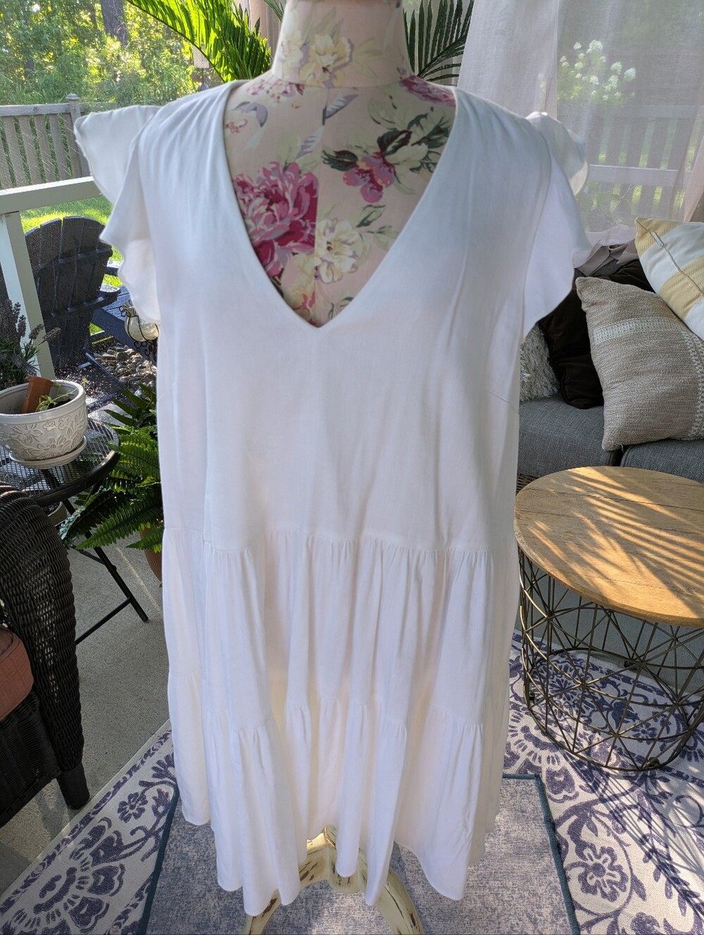 ANTONIO MELANI White V-Neck Tiered Flutter Sleeve Dress
